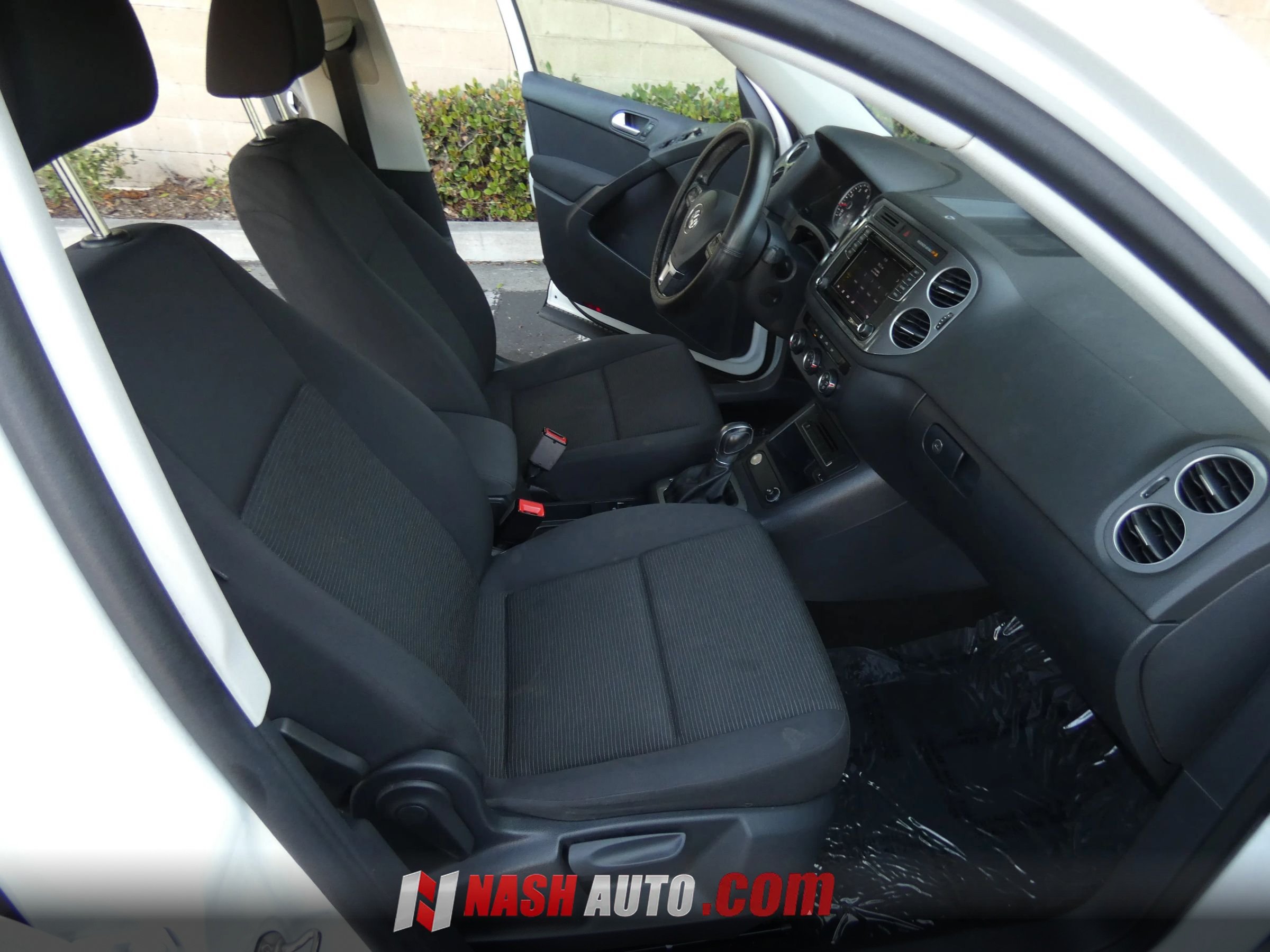 Used 2017 Volkswagen Tiguan S FWD image 24