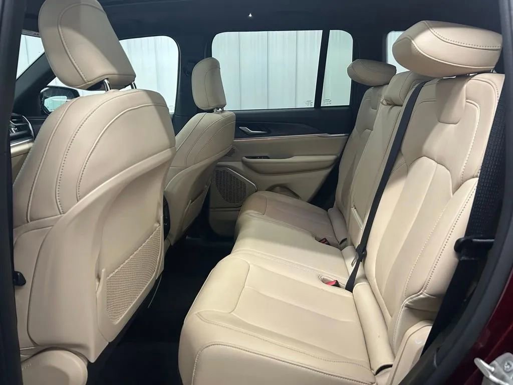 Used 2023 Jeep Grand Cherokee 4WD 4xe image 14