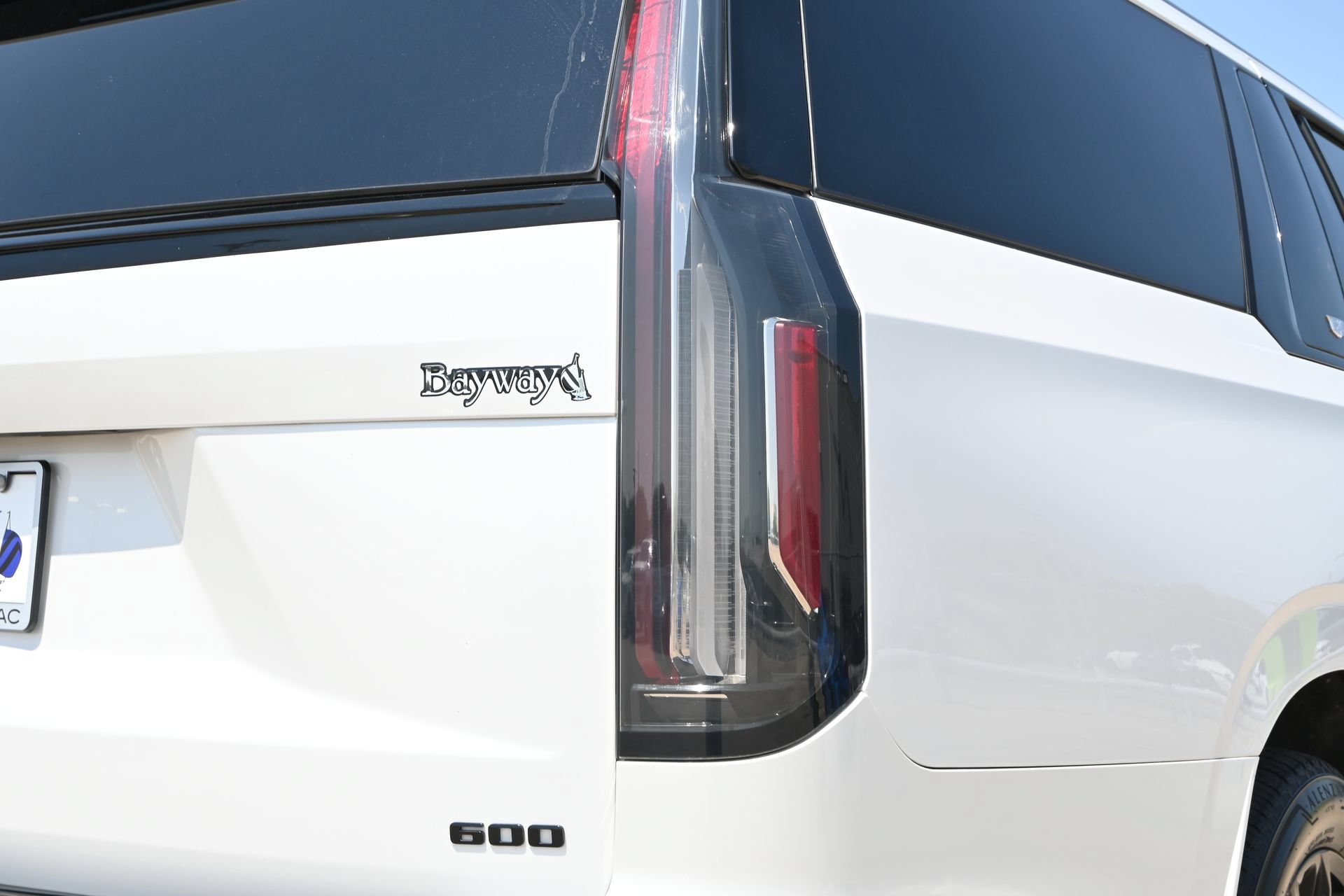 Used 2023 Cadillac Escalade ESV Sport w/ LPO, ONYX Package AWD/4WD image 23