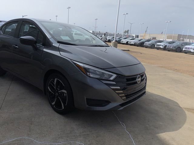 New 2025 Nissan Versa SR FWD image 5