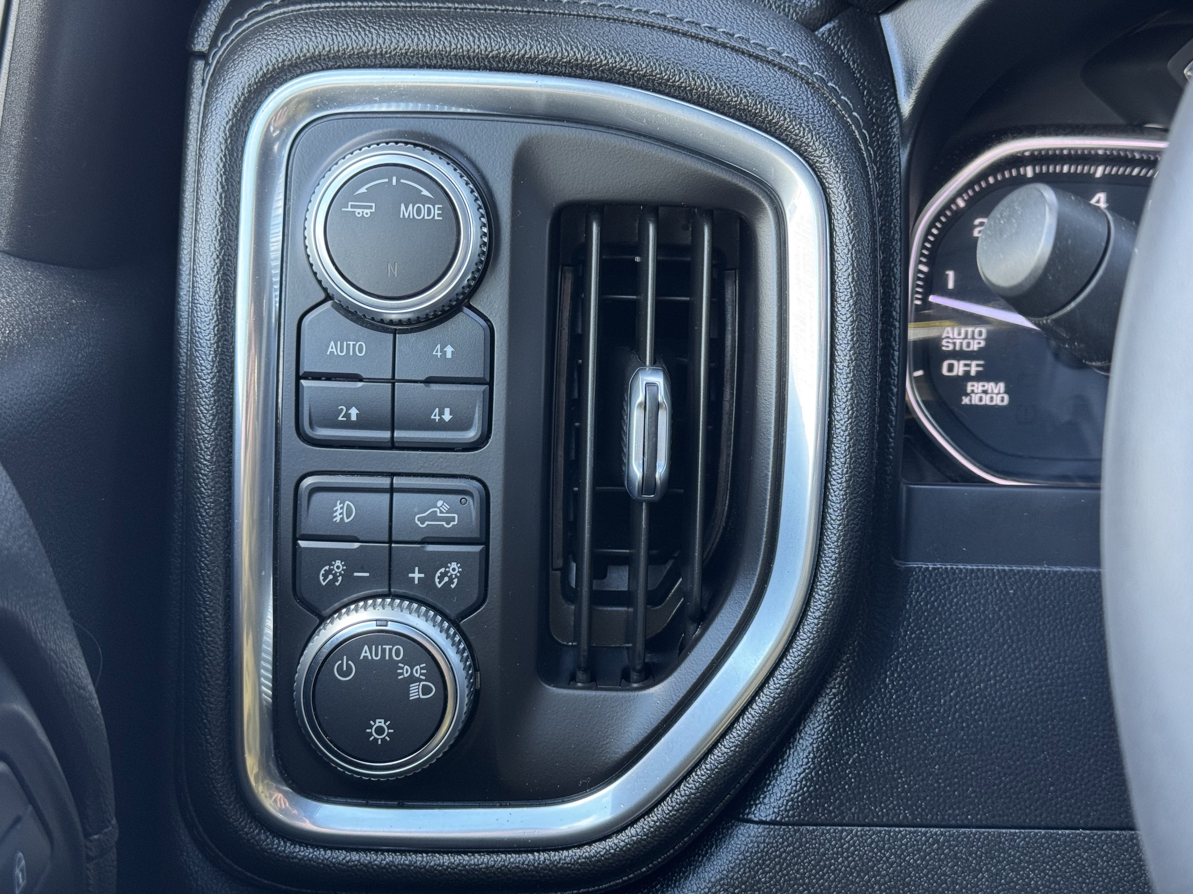 Used 2020 GMC Sierra 1500 Elevation w/ Elevation Value Package AWD/4WD image 33