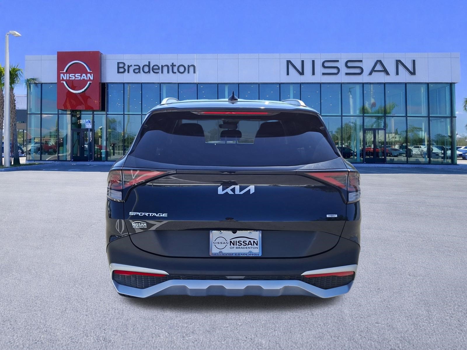 Used 2023 Kia Sportage EX AWD/4WD image 6