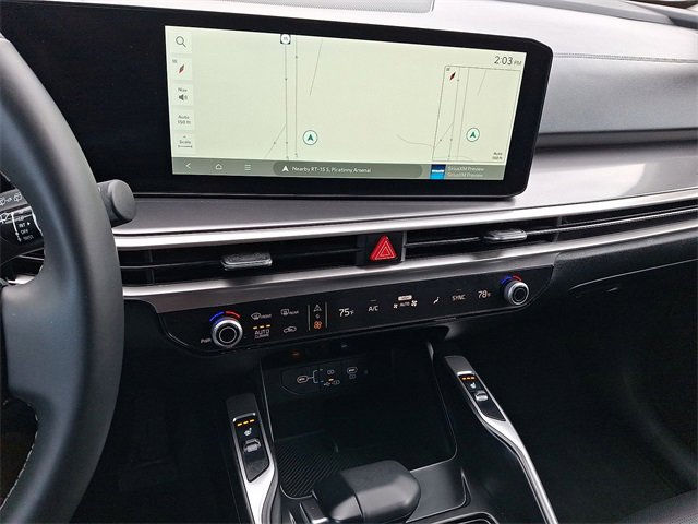 Used 2025 Kia Sorento S image 16