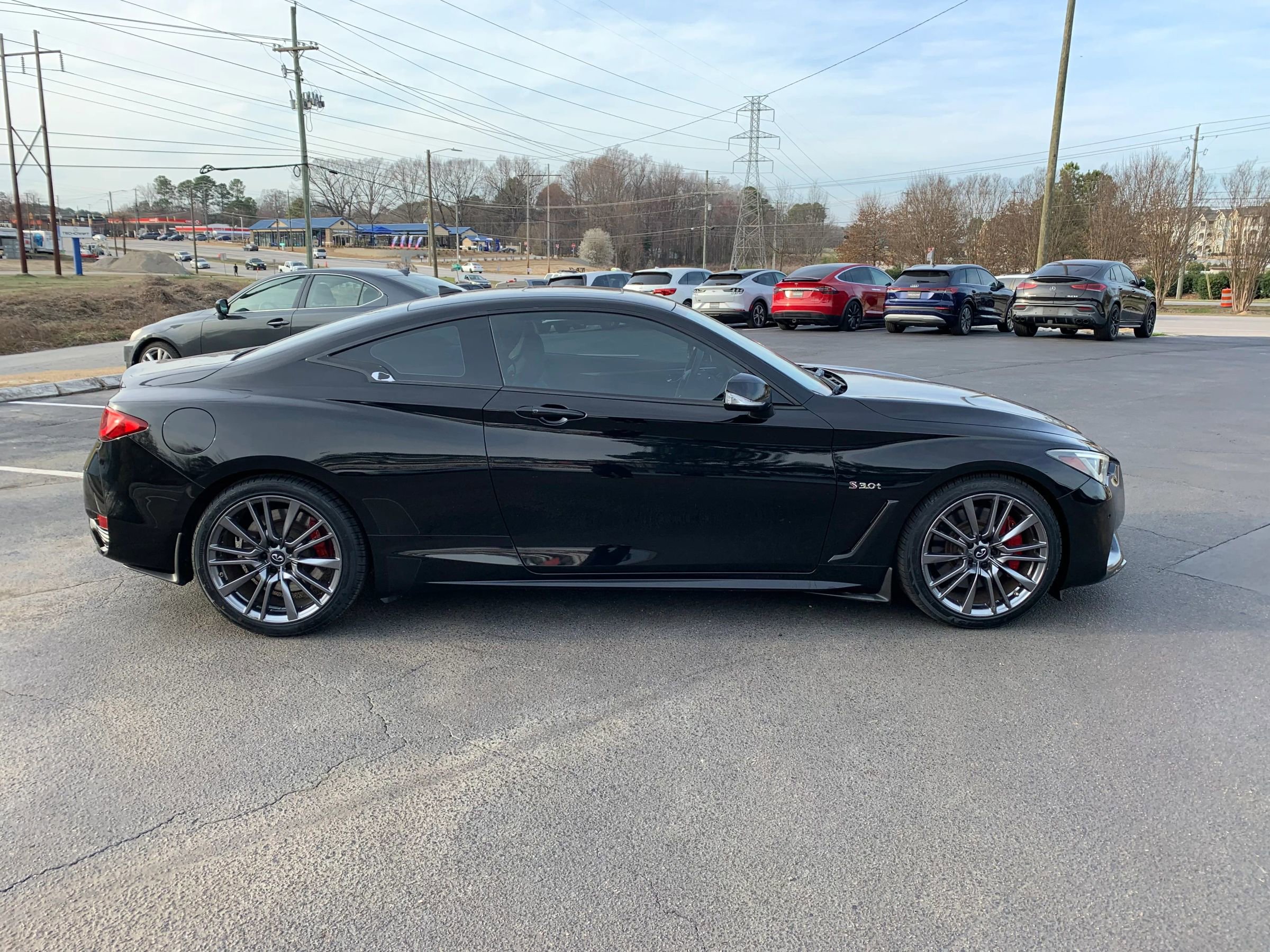 Used 2017 INFINITI Q60 Red Sport 400 image 12