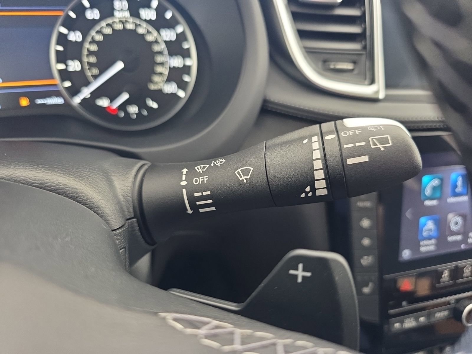 New 2025 INFINITI QX50 Luxe image 35