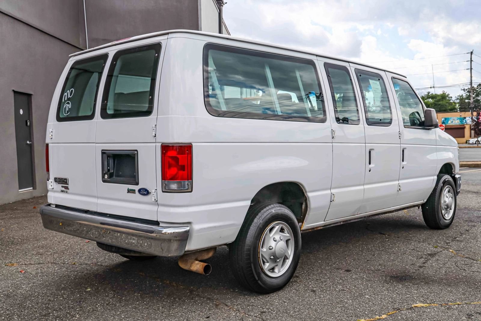 Used 2013 Ford E-350 and Econoline 350 XLT image 6