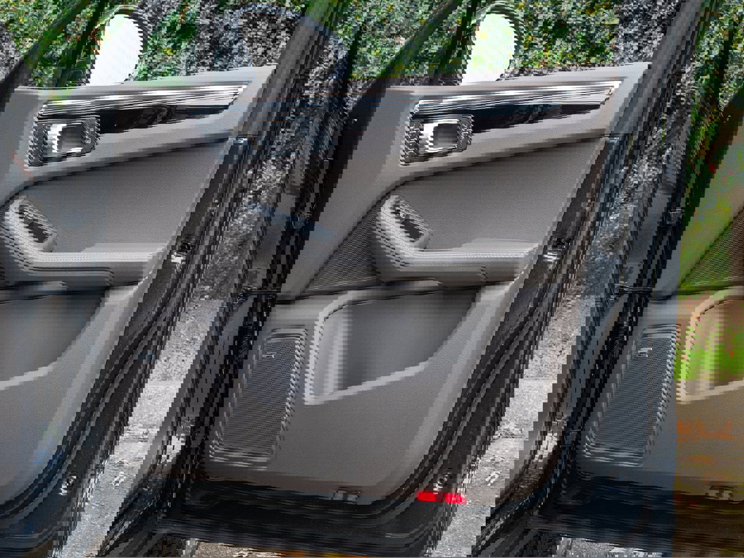 Used 2024 Porsche Macan image 30