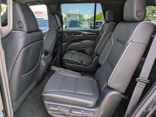 Used 2023 Cadillac Escalade Premium Luxury image 11