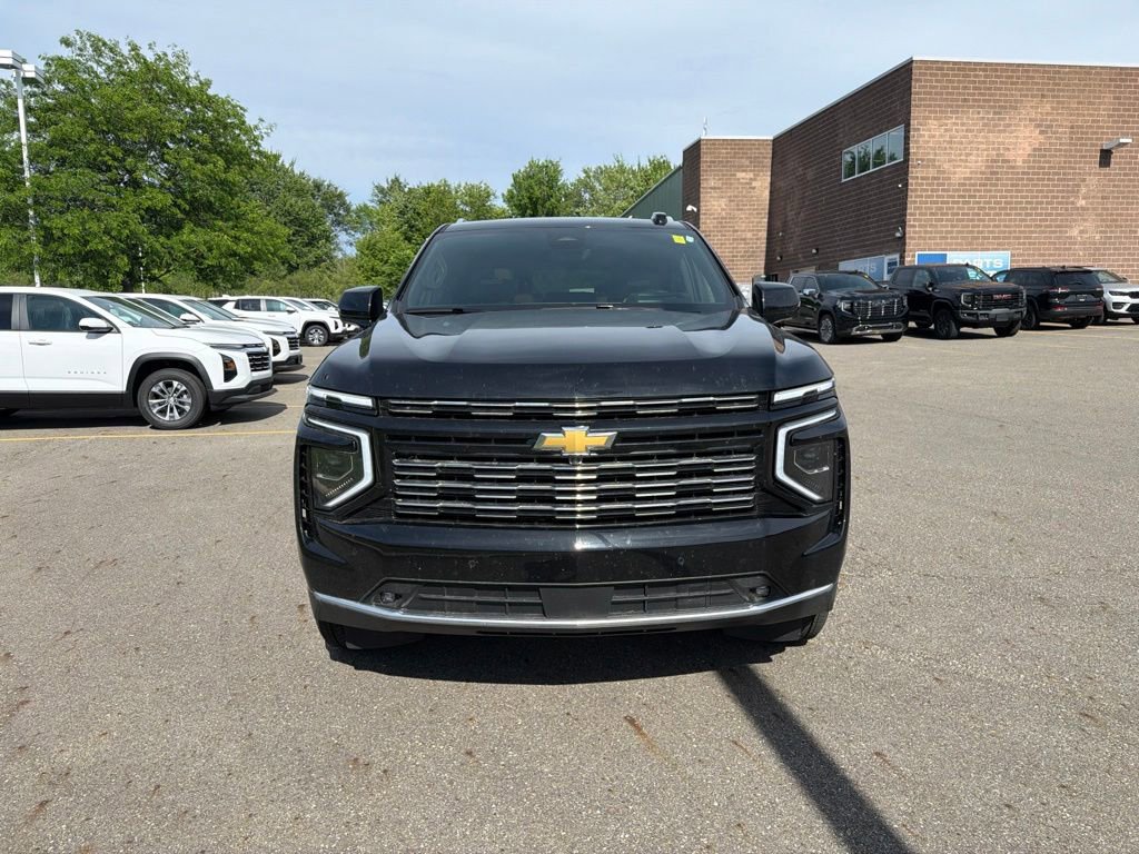 Used 2025 Chevrolet Suburban High Country AWD/4WD image 4