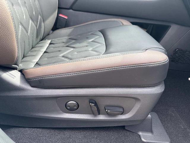New 2026 Nissan Pathfinder Platinum w/ Cargo Package FWD image 14