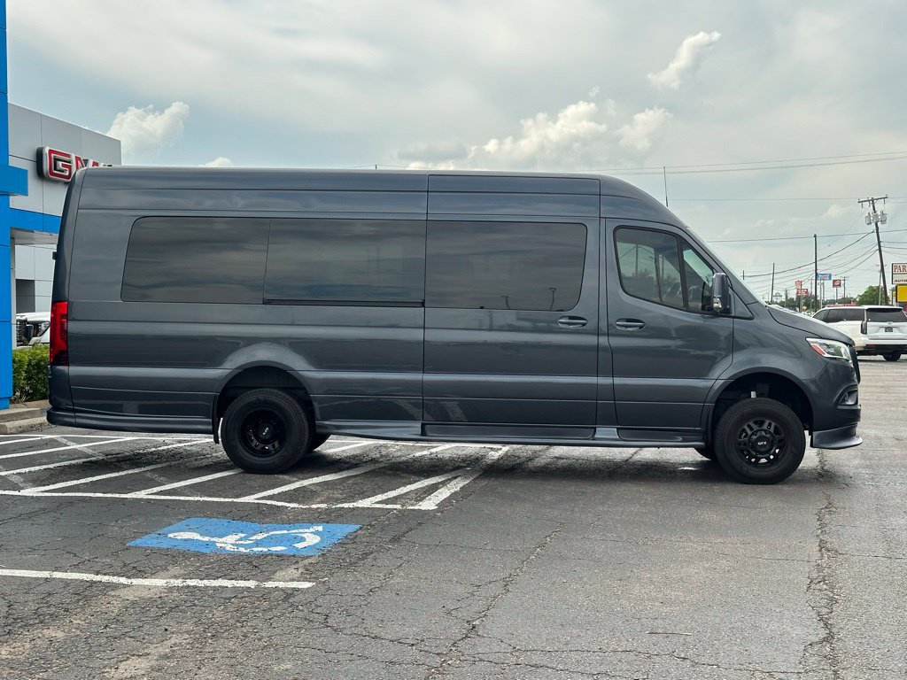 Used 2023 Mercedes-Benz Sprinter 3500 image 5