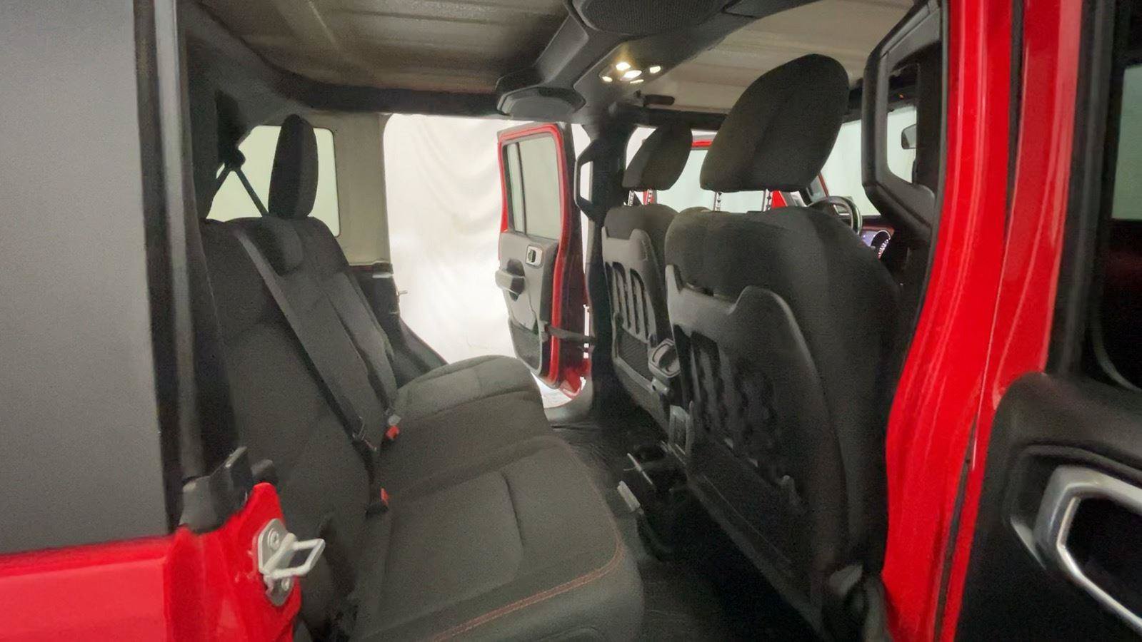 Used 2019 Jeep Wrangler Unlimited Rubicon w/ Dual Top Group AWD/4WD image 25