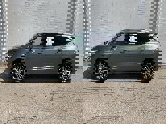 Used 2023 Buick Enclave Avenir w/ Avenir Technology Package image 38
