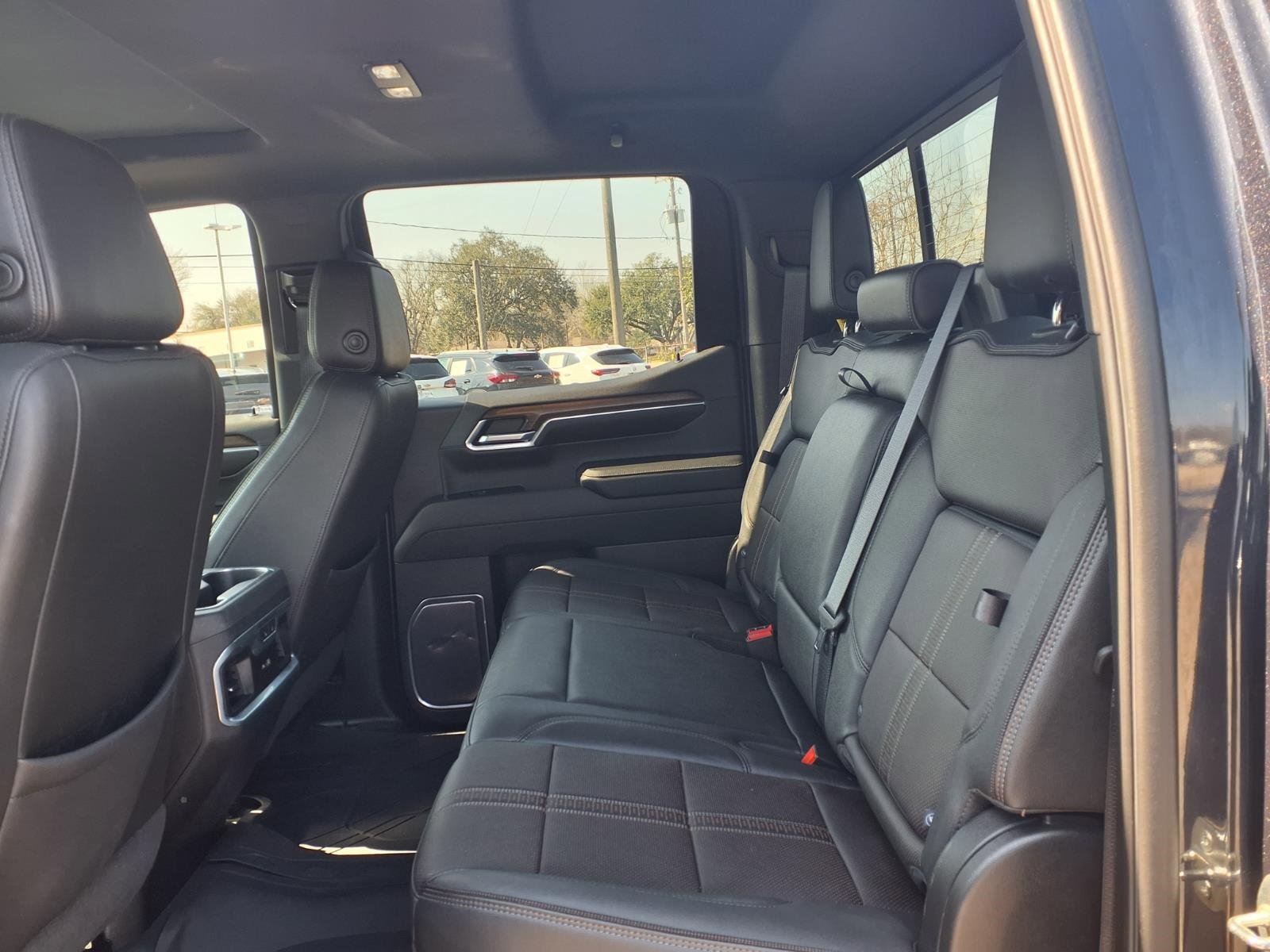 Used 2022 Chevrolet Silverado 1500 High Country w/ High Country Premium Package image 18