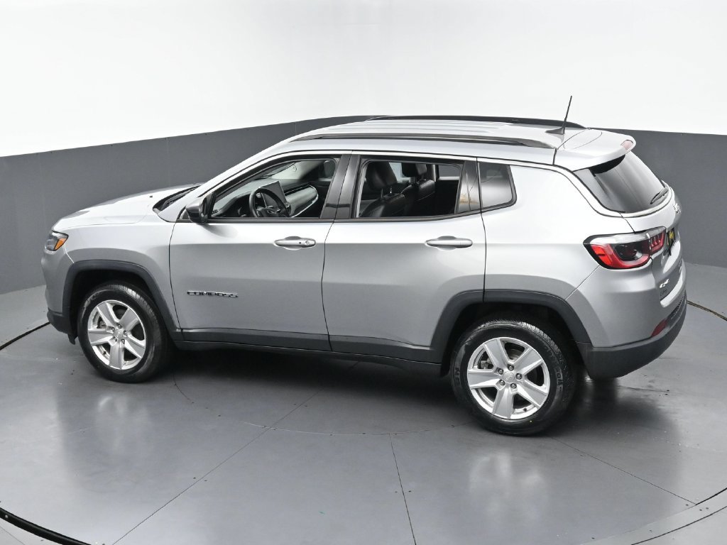 Used 2022 Jeep Compass Latitude w/ Convenience Group AWD/4WD image 4