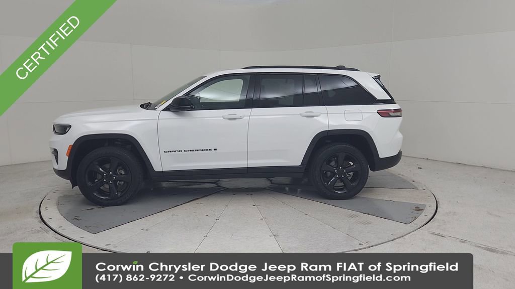 Used 2023 Jeep Grand Cherokee Altitude image 7