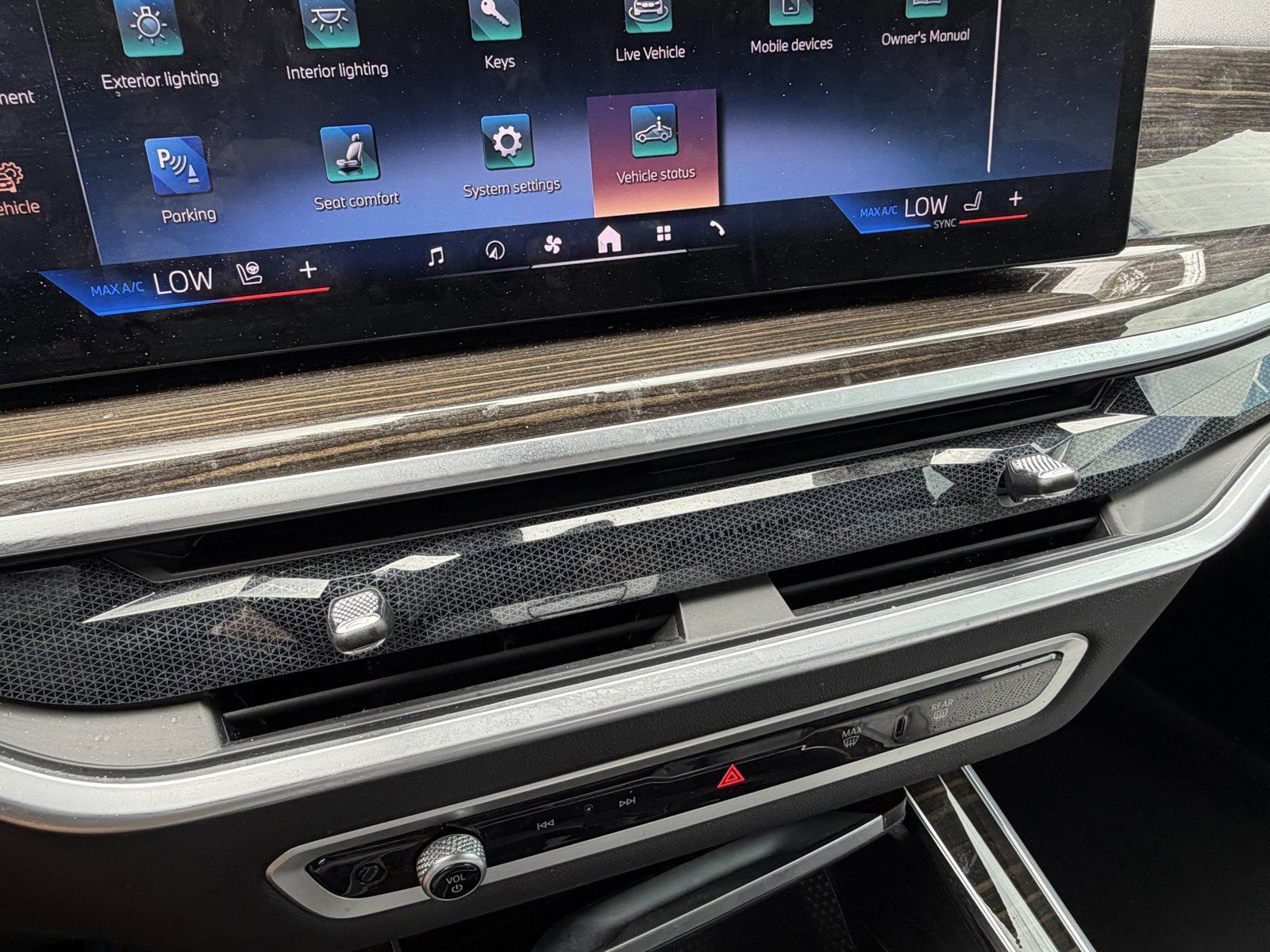 Certified 2024 BMW X5 sDrive40i w/ Premium Package RWD image 34