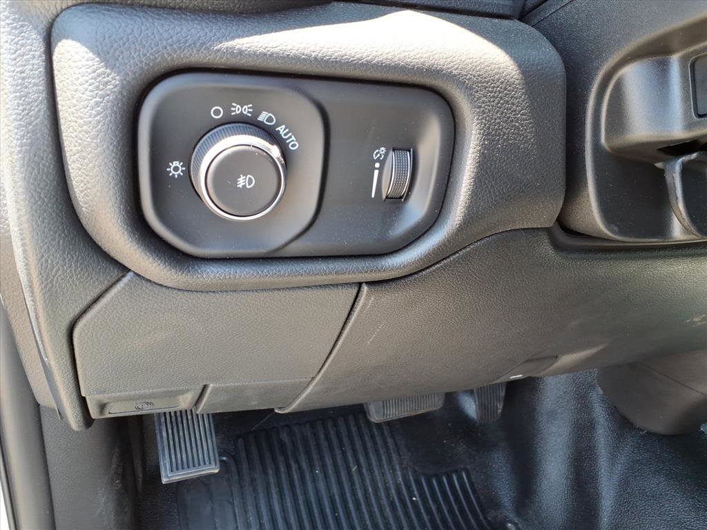New 2026 RAM 5500 Tradesman w/ Chrome Appearance Group AWD/4WD image 29