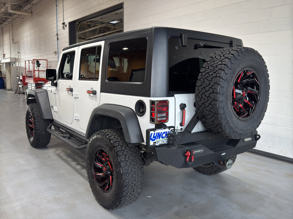 Used 2018 Jeep Wrangler Unlimited Rubicon w/ Cold Weather Group AWD/4WD image 3