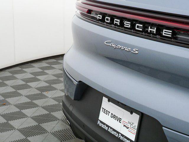 New 2026 Porsche Cayenne S AWD/4WD image 38