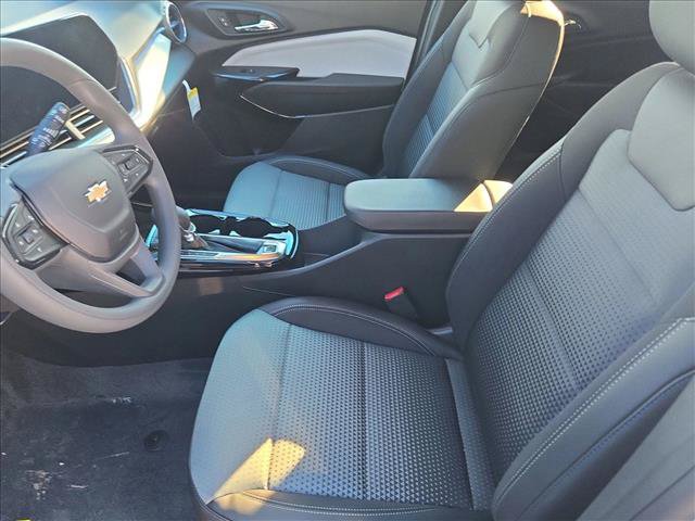 New 2026 Chevrolet Trax LT w/ Sunroof Package FWD image 9