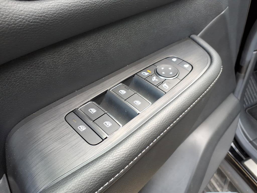 Used 2025 Nissan Armada PRO-4X w/ Pro-4X Premium Package image 15