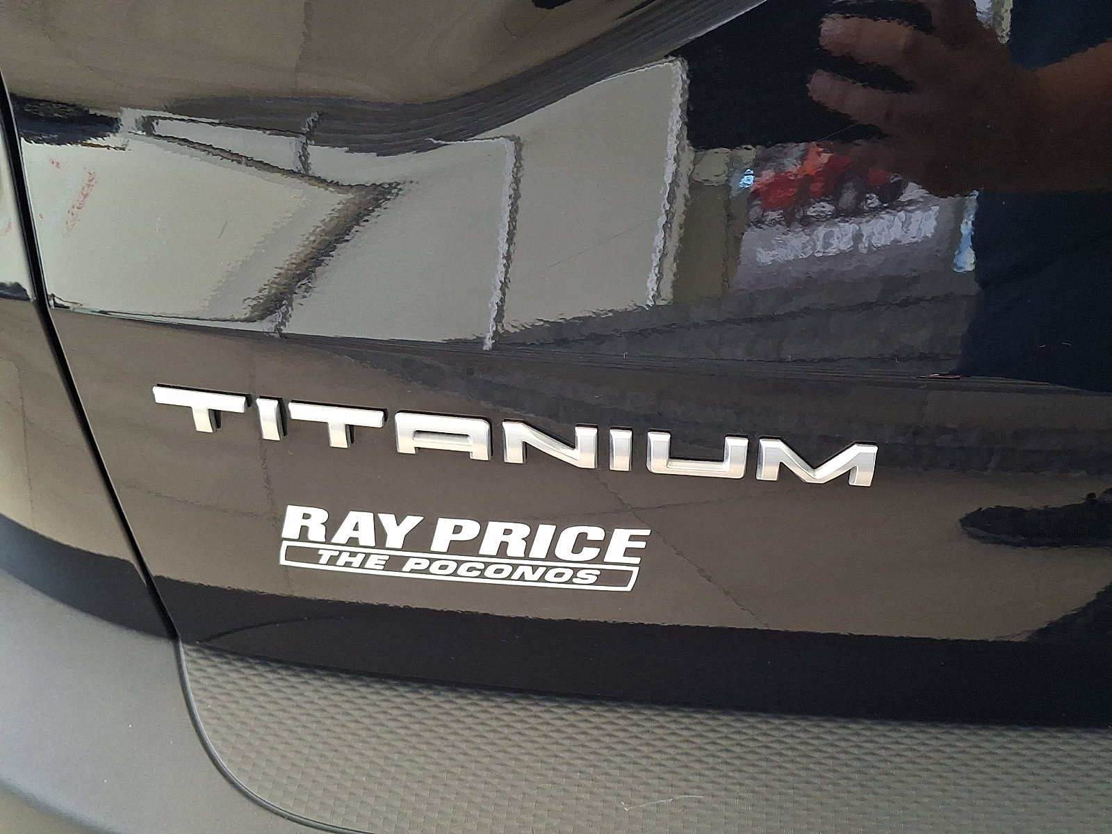 Certified 2022 Ford Escape Titanium w/ Titanium Elite Package AWD/4WD image 32