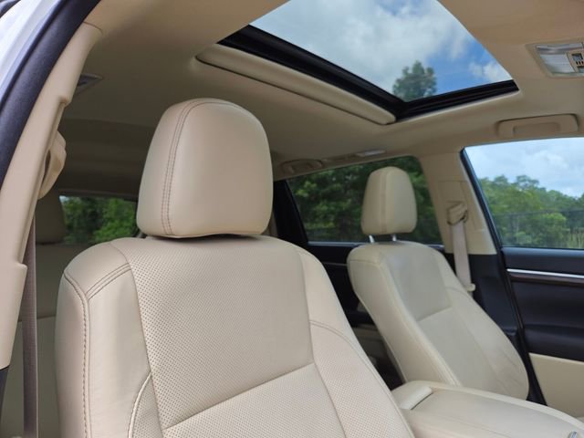 Used 2016 Toyota Highlander Limited AWD/4WD image 11