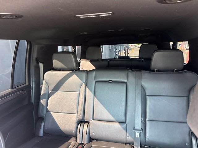 Used 2023 Chevrolet Suburban LT RWD image 10