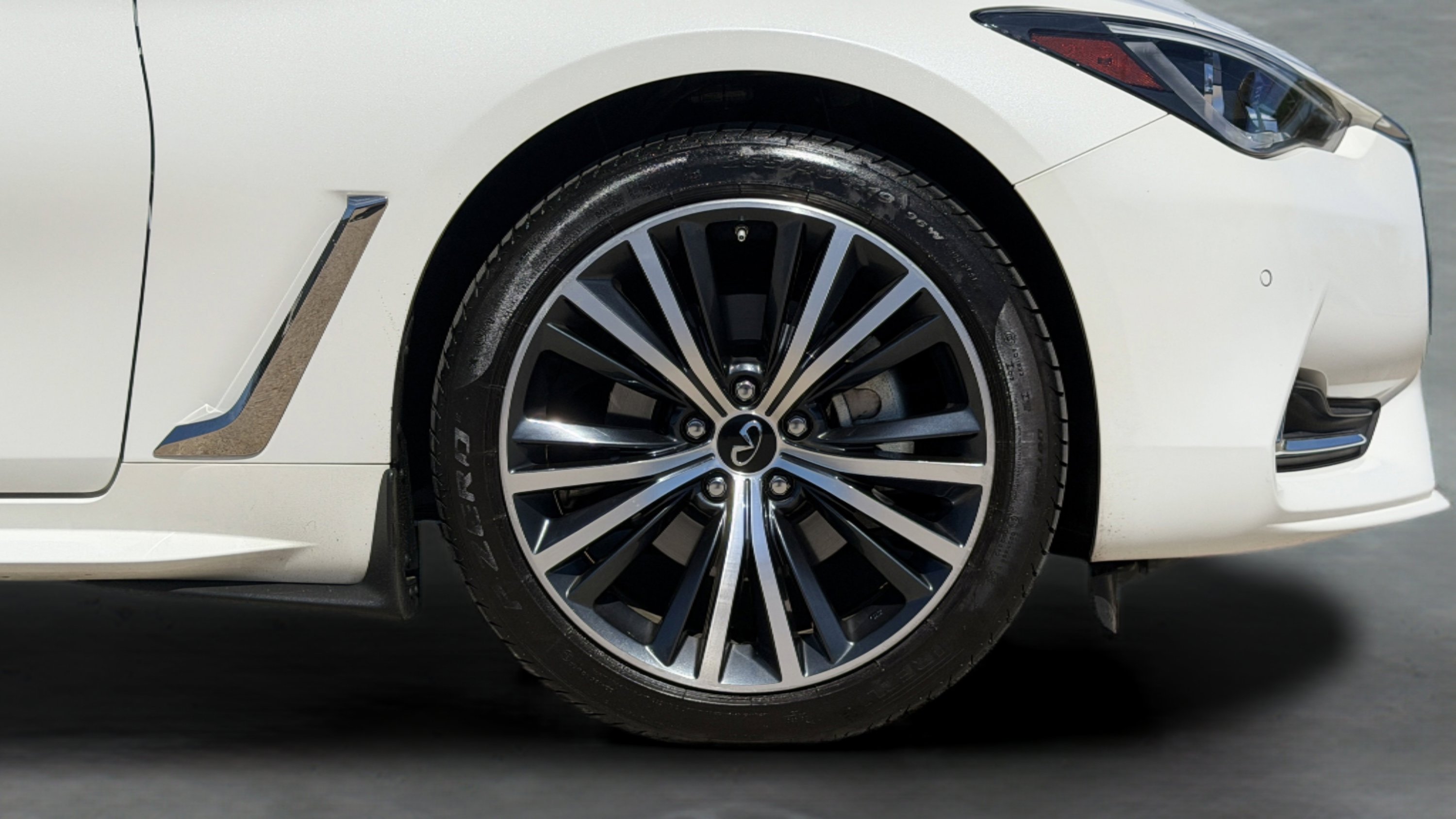 Used 2022 INFINITI Q60 3.0t Luxe w/ Cargo Package image 9