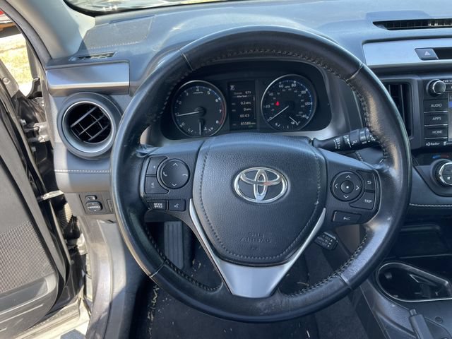 Used 2018 Toyota RAV4 XLE w/ Plus Extra Value Package FWD image 11