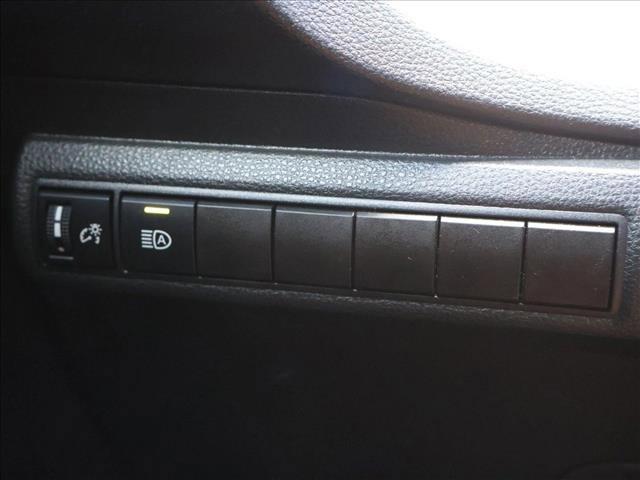 Used 2020 Toyota Corolla LE FWD image 16