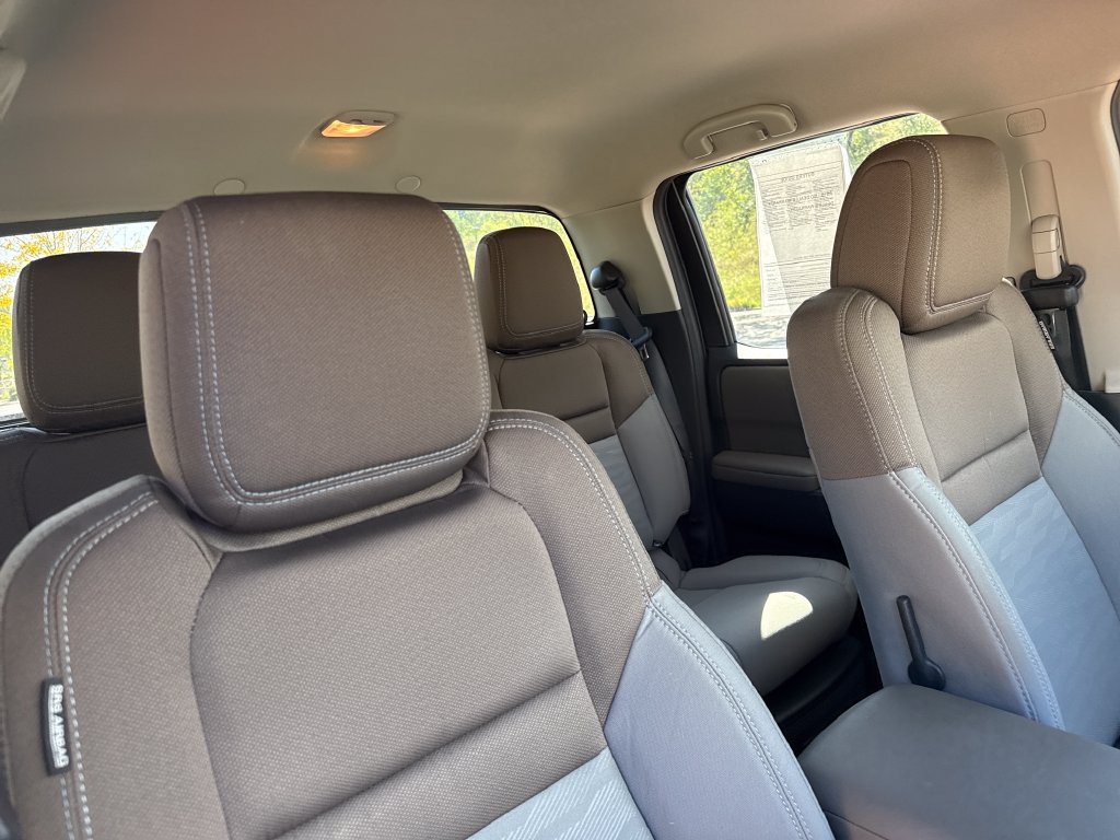 Used 2024 Nissan Frontier SV w/ Technology Package AWD/4WD image 29