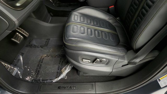 Used 2023 Rivian R1T Adventure Dual AWD/4WD image 48