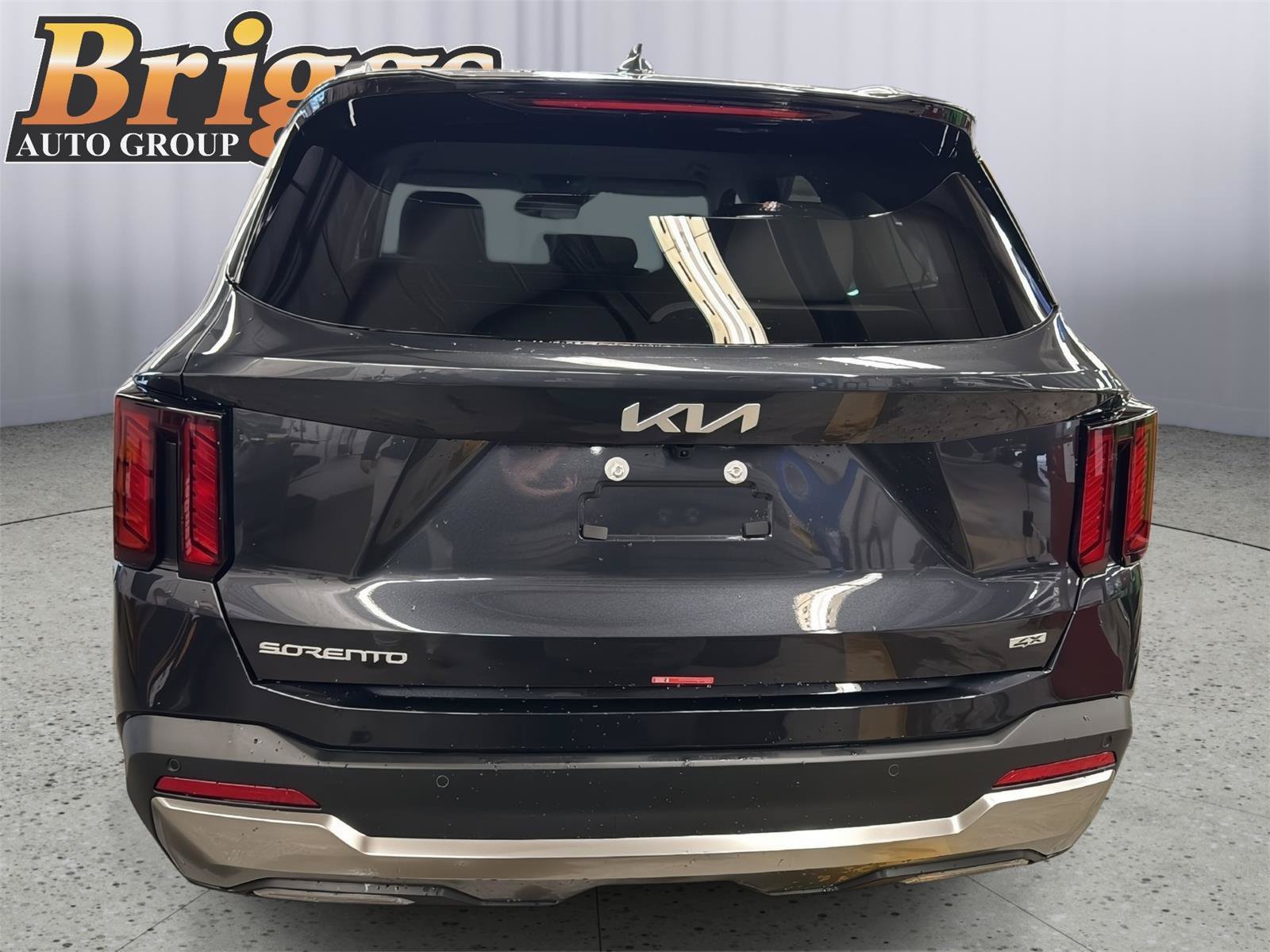 Used 2025 Kia Sorento S AWD/4WD image 5