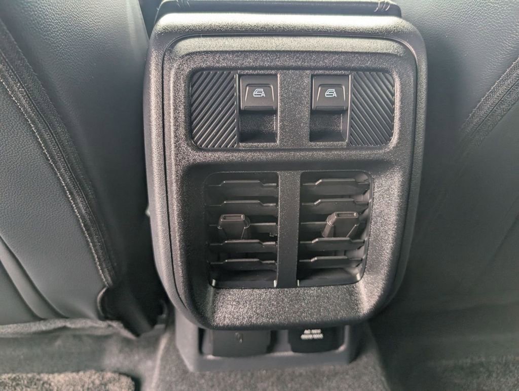 New 2025 Ford Bronco Outer Banks w/ Sasquatch Package image 40