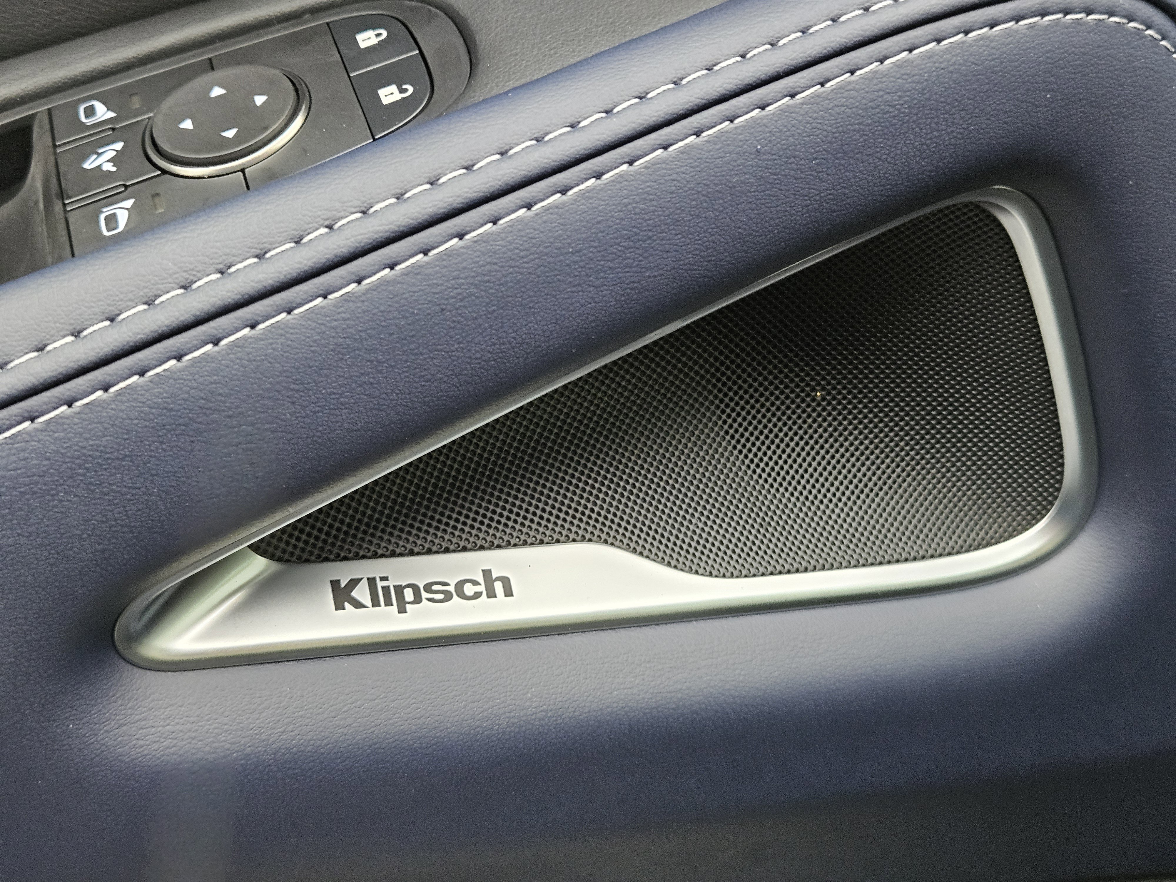 New 2026 INFINITI QX60 Luxe w/ Dark Cargo Package image 22