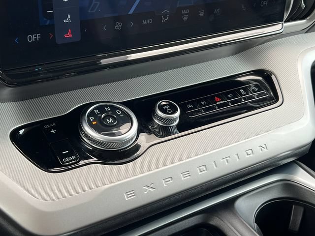Certified 2025 Ford Expedition Active AWD/4WD image 9