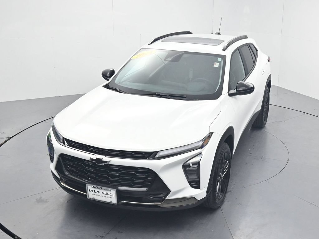 Used 2024 Chevrolet Trax ACTIV w/ Sunroof Package FWD image 45
