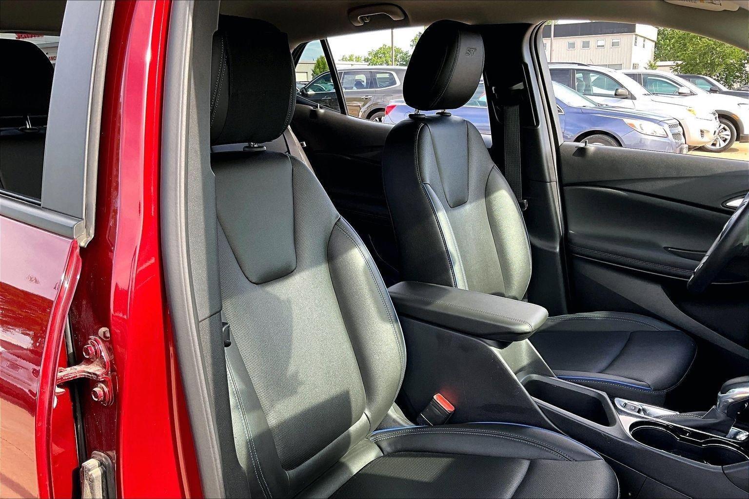 Used 2025 Buick Encore GX Sport Touring FWD image 30