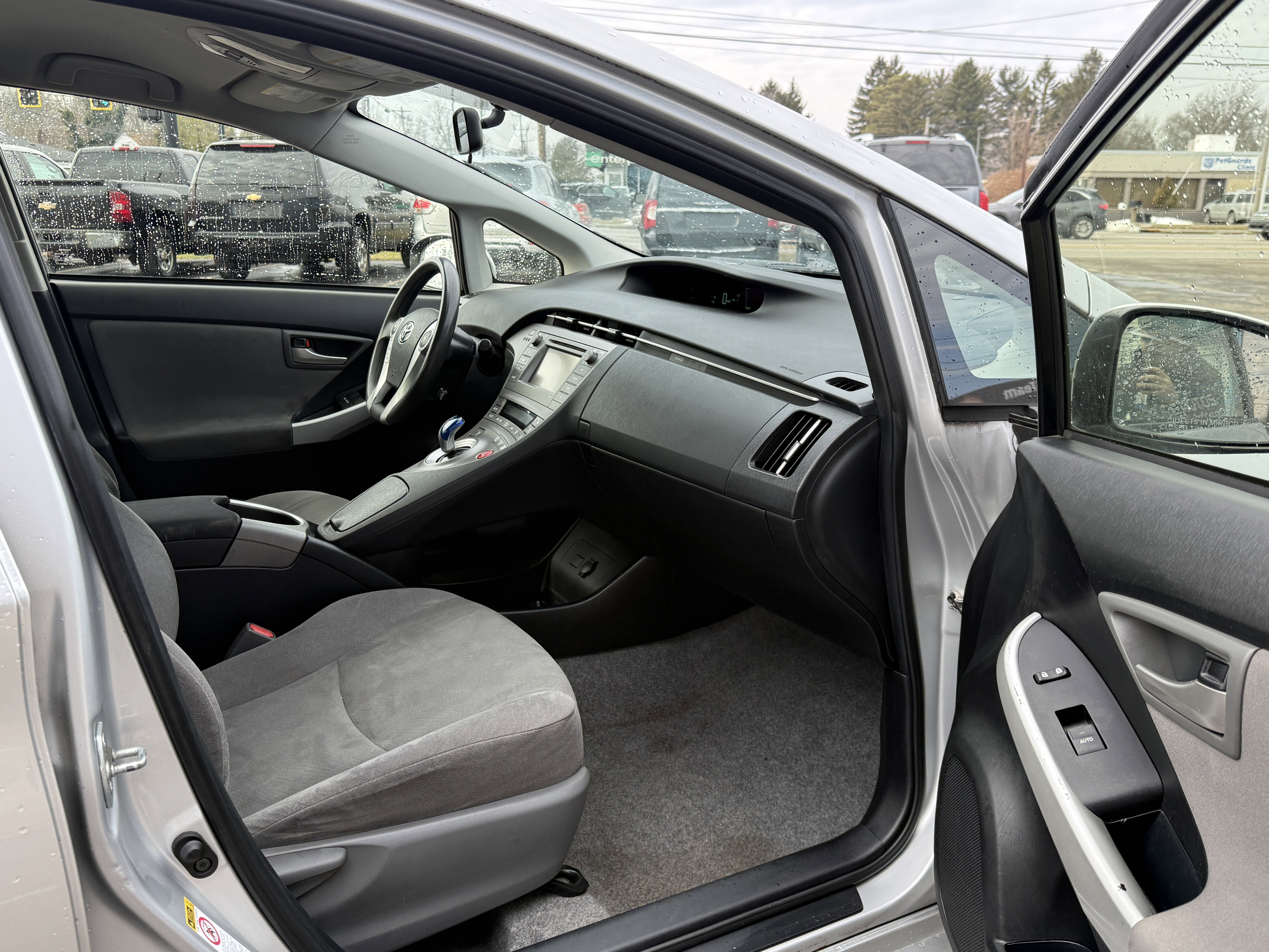 Used 2014 Toyota Prius Two FWD image 10
