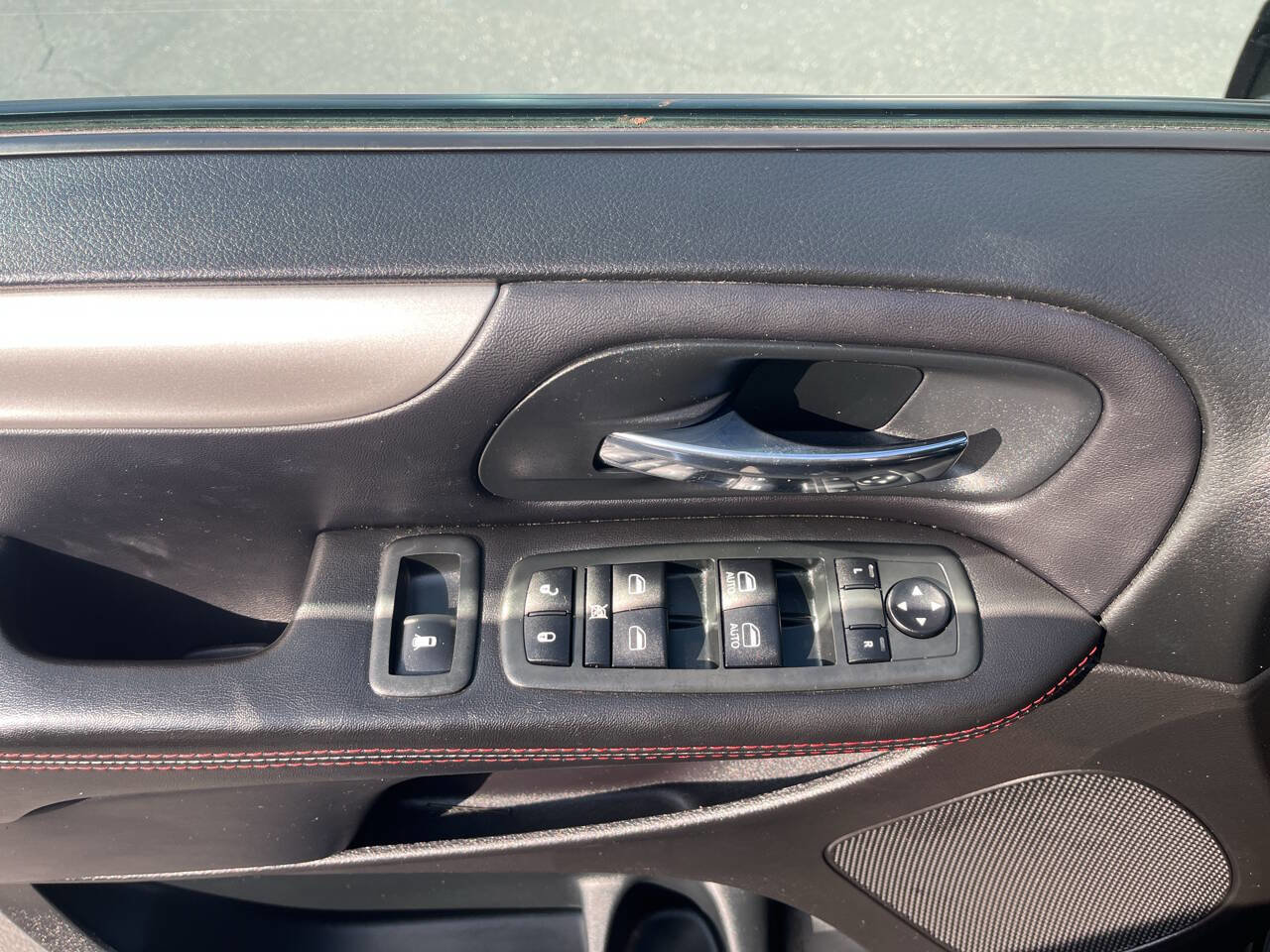 Used 2013 Dodge Grand Caravan R/T w/ Trailer Tow Group image 20