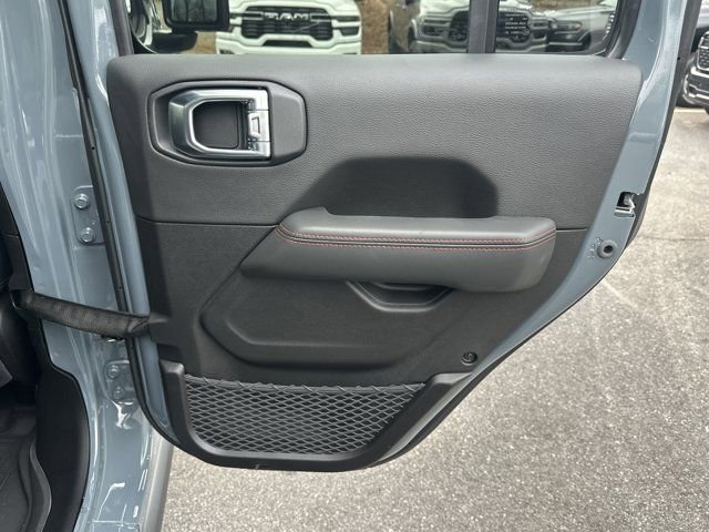 New 2026 Jeep Gladiator Rubicon w/ Technology Group AWD/4WD image 18
