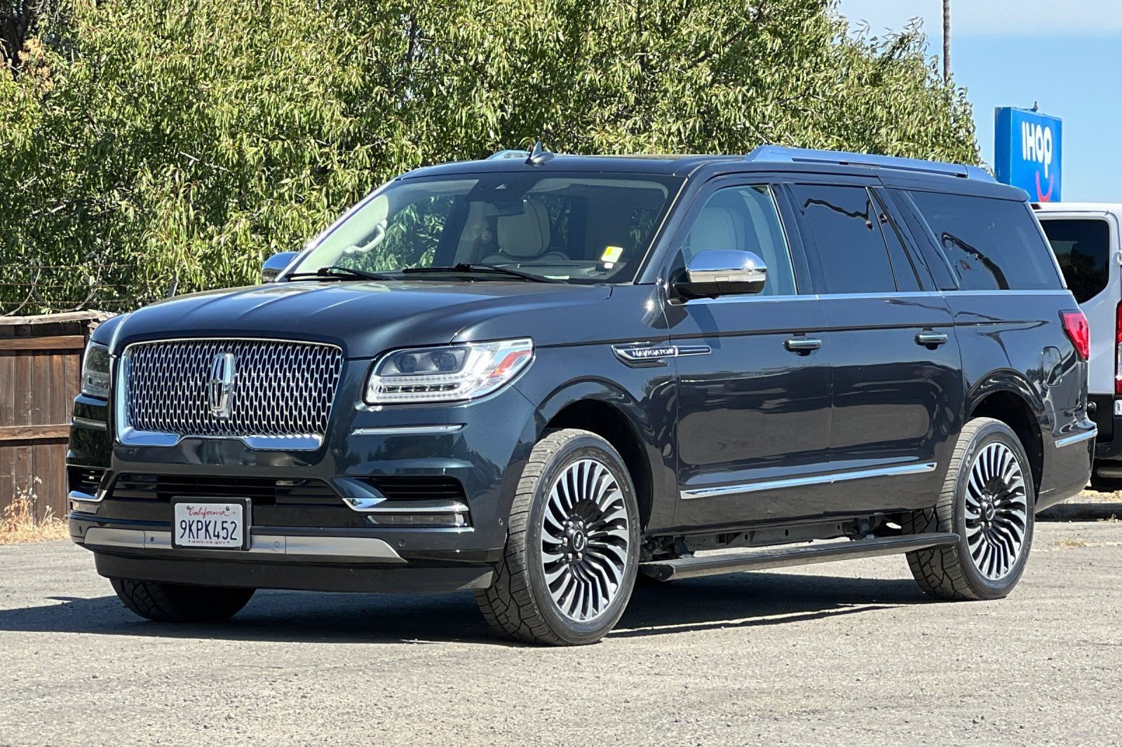 Used 2021 Lincoln Navigator L Black Label AWD/4WD image 8