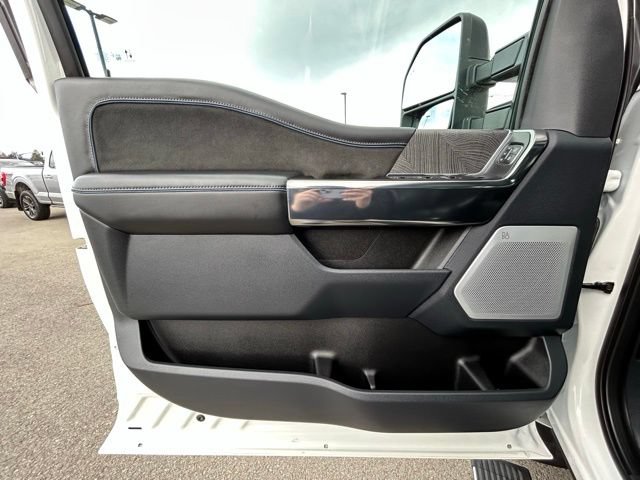 Used 2025 Ford F350 Platinum AWD/4WD image 39