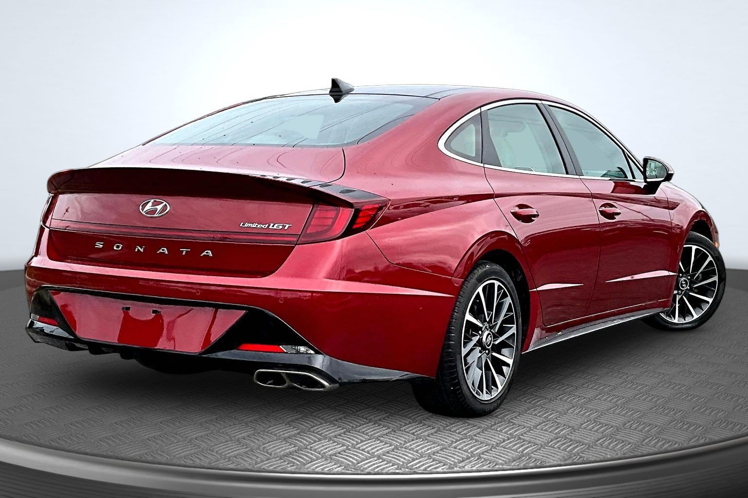 Used 2023 Hyundai Sonata Limited w/ Cargo Package FWD image 5