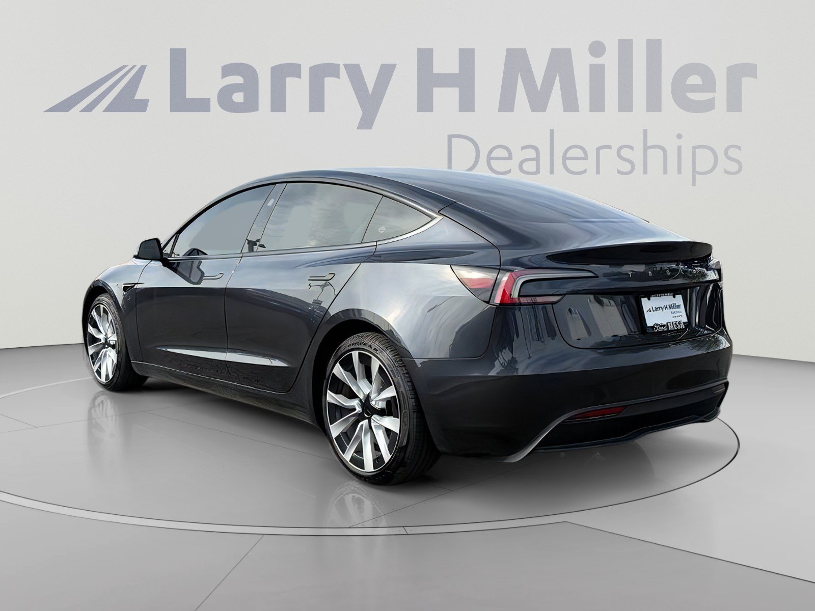 Used 2025 Tesla Model 3 Long Range AWD/4WD image 4