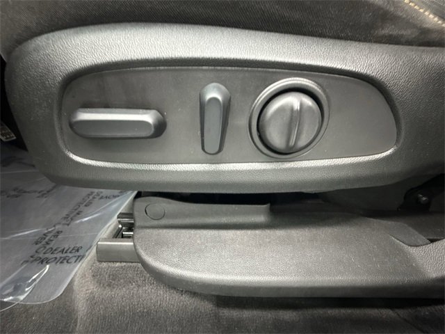 Used 2019 Chevrolet Traverse LT image 12