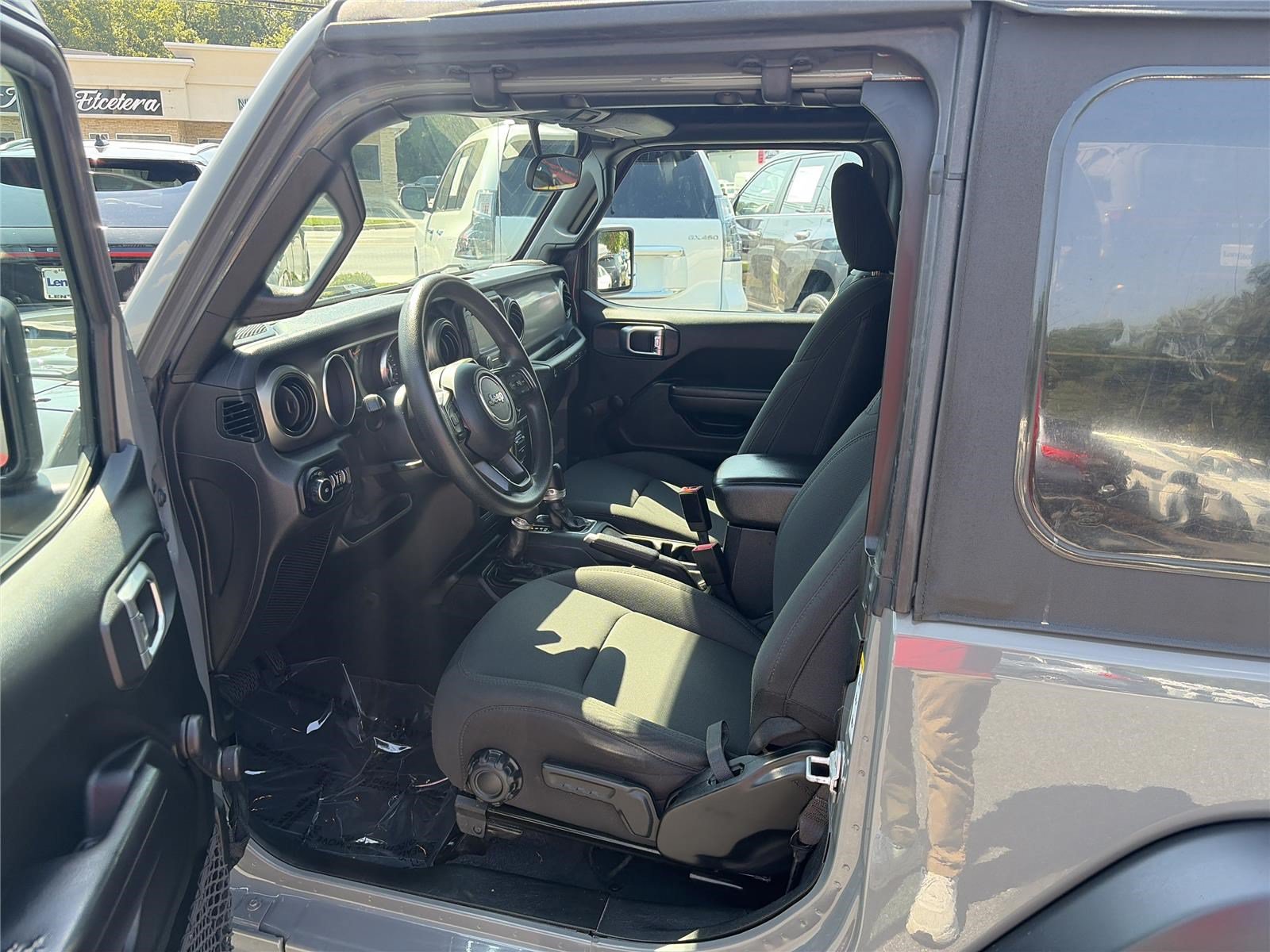 Used 2018 Jeep Wrangler Sport AWD/4WD image 10