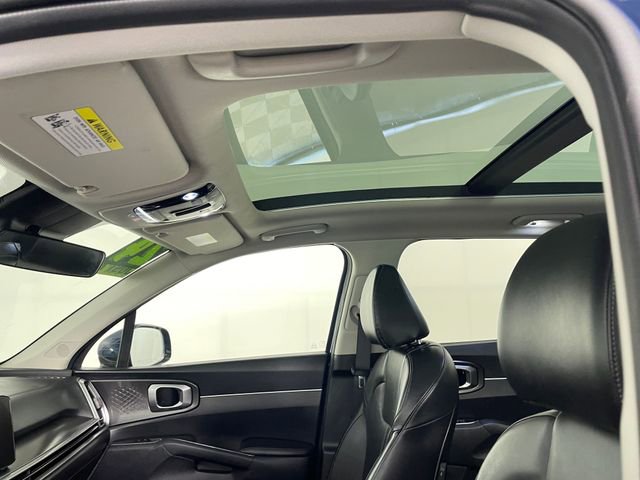 Certified 2024 Kia Sorento S w/ Panoramic Sunroof Package image 18